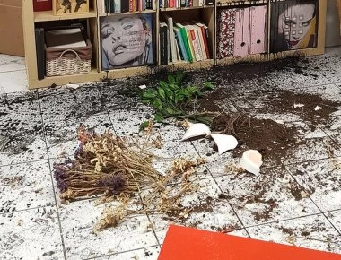 Ο πολιτικός κόσμος καταδικάζει την επίθεση στα γραφεία της Athens Voice από μέλη του Ρουβίκωνα
